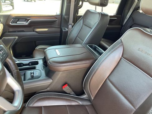 Used 2025 GMC Sierra 3500 Denali w/ Denali Reserve Package AWD/4WD image 11