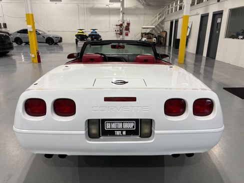 Used 1991 Chevrolet Corvette Convertible RWD image 14