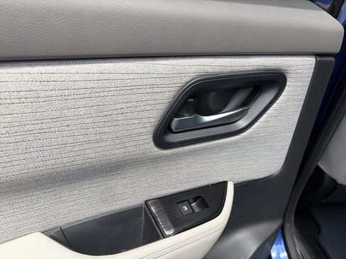 Certified 2023 Nissan Rogue SV FWD image 17