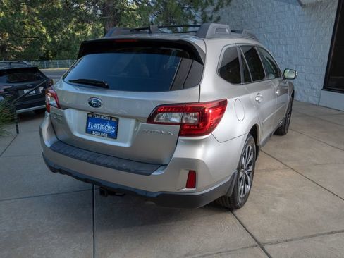 Used 2016 Subaru Outback 2.5i Limited AWD/4WD image 6