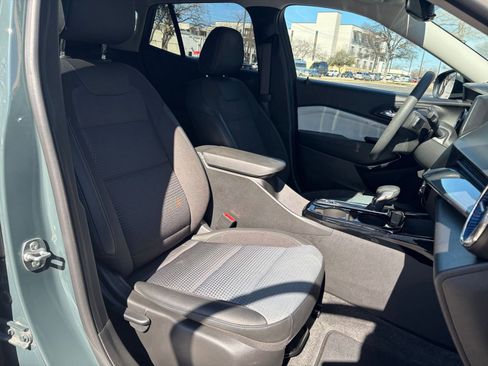Used 2025 Chevrolet Trax LT image 22