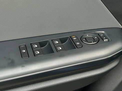 New 2025 Kia K4 LXS image 12