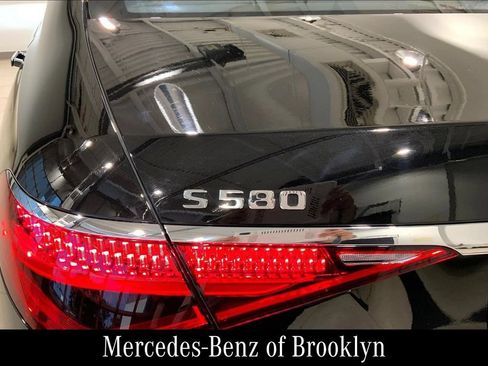 Certified 2023 Mercedes-Benz S 580 4MATIC Sedan image 12