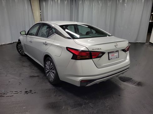Used 2024 Nissan Altima 2.5 SV image 6