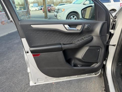 Used 2020 Ford Escape SEL image 13