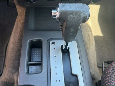 Used 2011 Nissan Frontier PRO-4X AWD/4WD image 26
