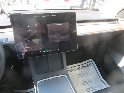 Used 2023 Tesla Model Y Long Range image 11