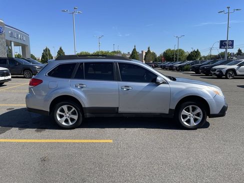 Used 2013 Subaru Outback 2.5i Premium w/ All-Weather Pkg AWD/4WD image 10