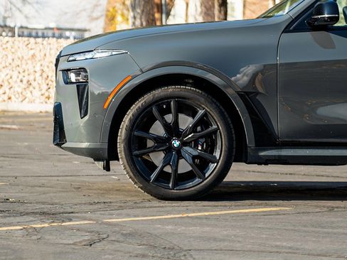 Certified 2025 BMW X7 M60i image 8