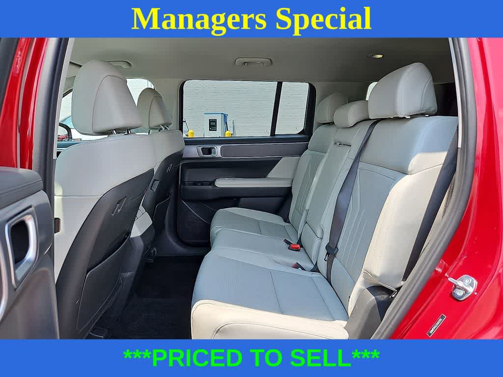 Used 2026 Hyundai Santa Fe SEL FWD image 9