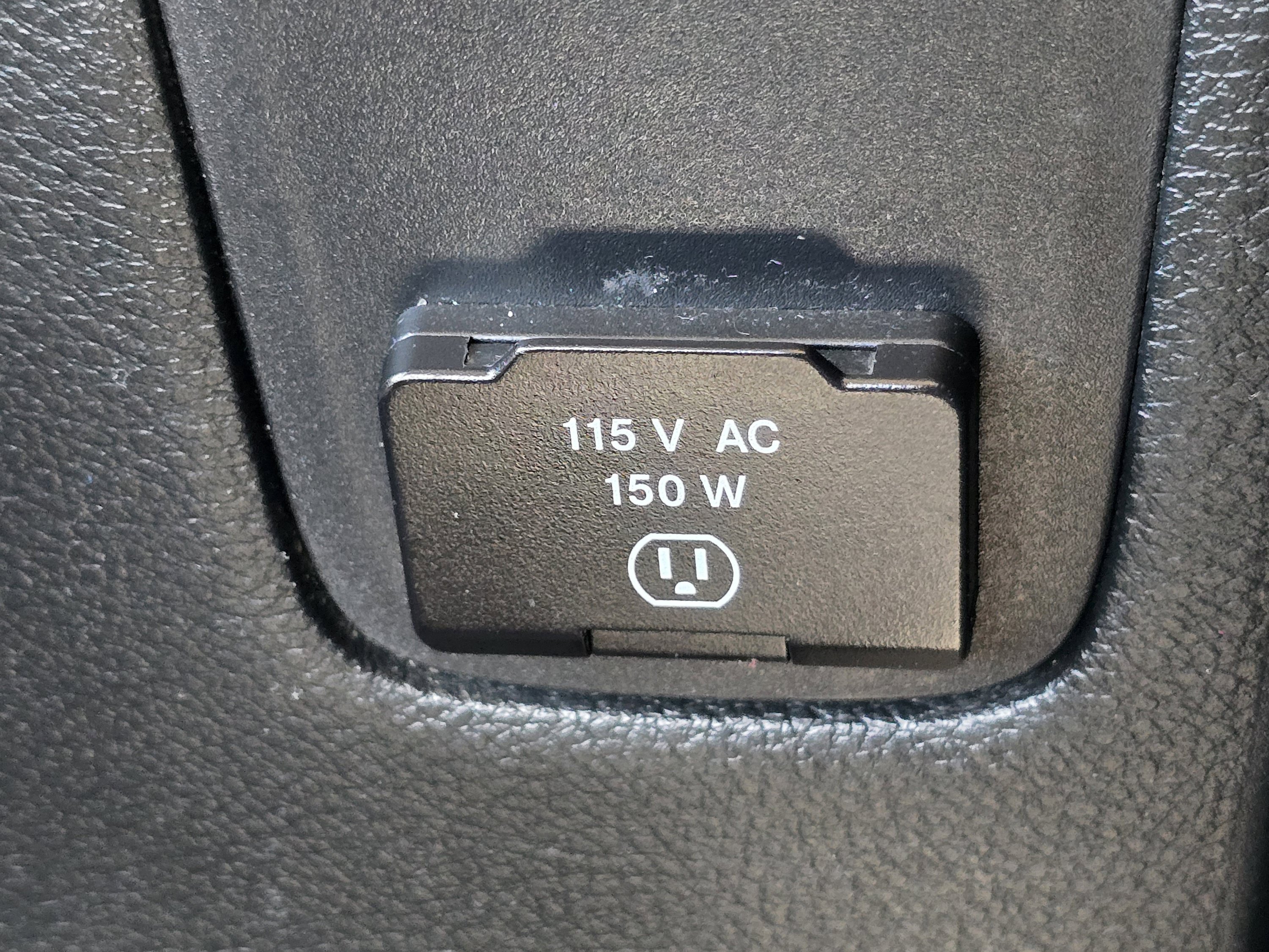 Used 2018 Jeep Wrangler Unlimited Sahara AWD/4WD image 27
