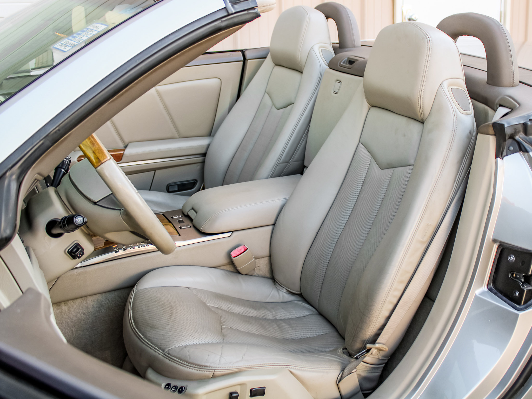 Used 2004 Cadillac XLR RWD image 20