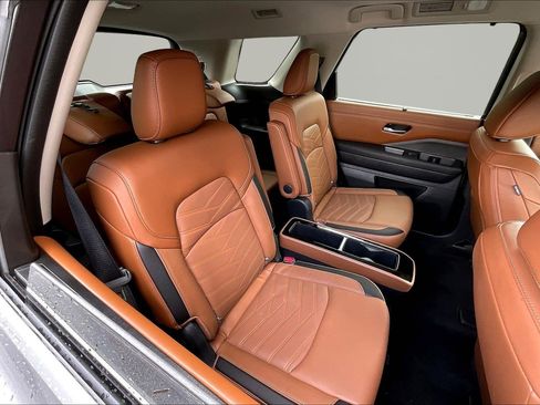 Used 2025 Nissan Pathfinder Platinum image 26