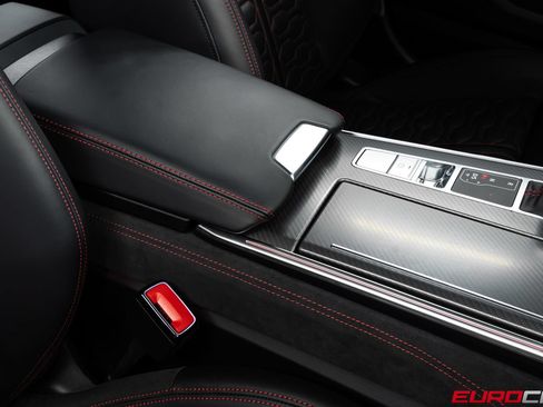 Used 2023 Audi RS 6 AWD/4WD image 32