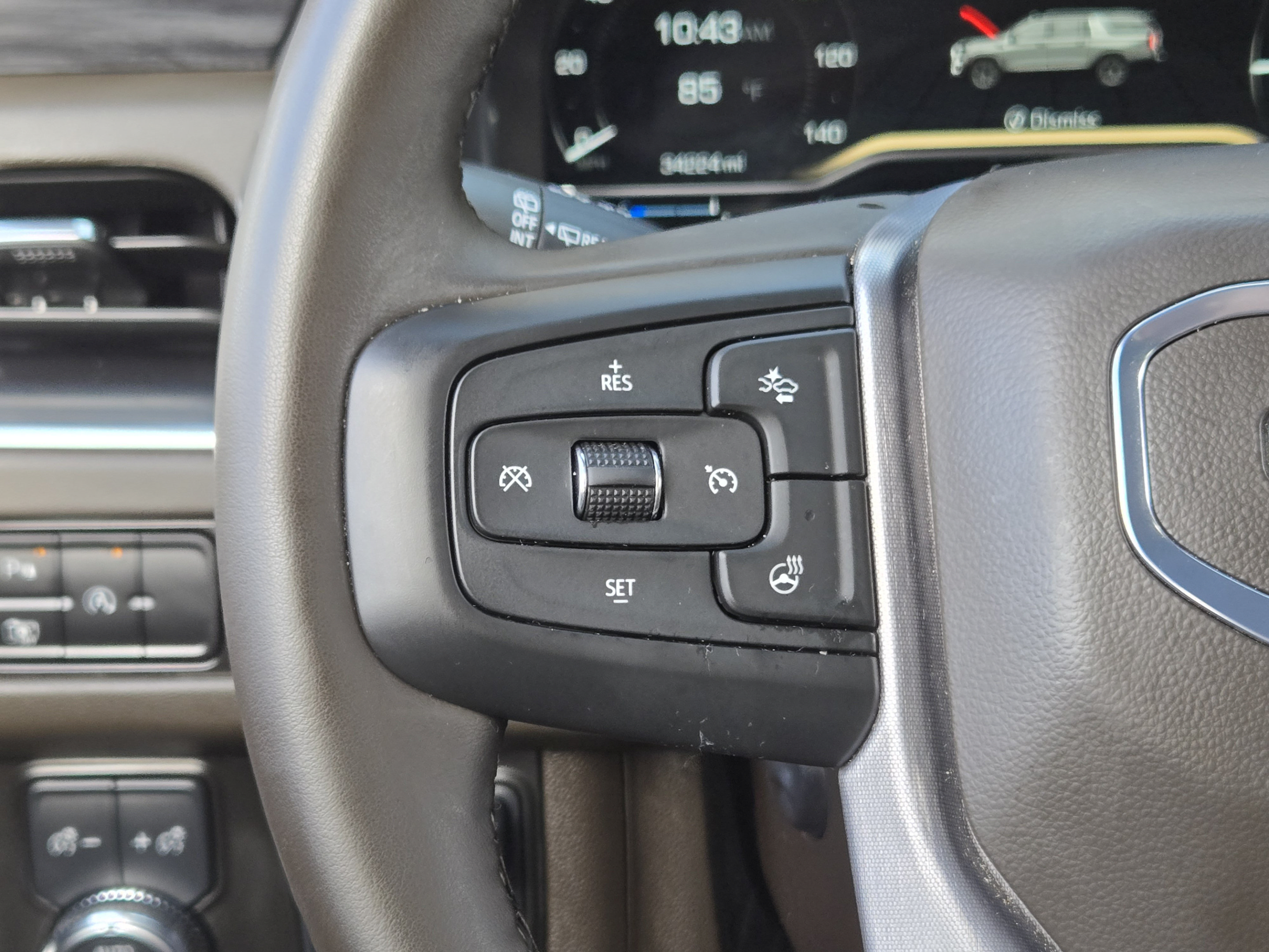 Used 2024 GMC Yukon XL SLT w/ SLT Premium Package AWD/4WD image 37