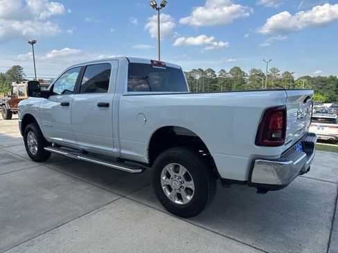 Used 2026 RAM 2500 Big Horn AWD/4WD image 5