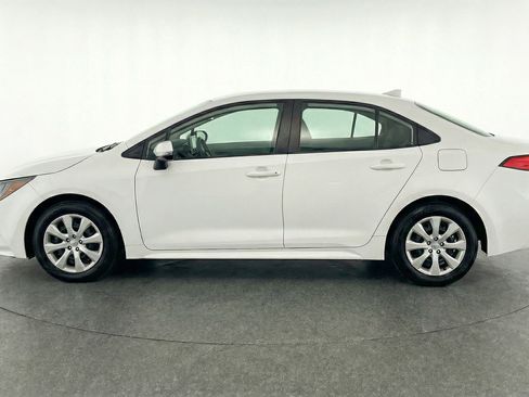 Used 2025 Toyota Corolla LE image 5