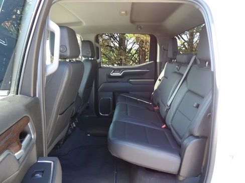 Used 2025 GMC Sierra 1500 SLT AWD/4WD image 12