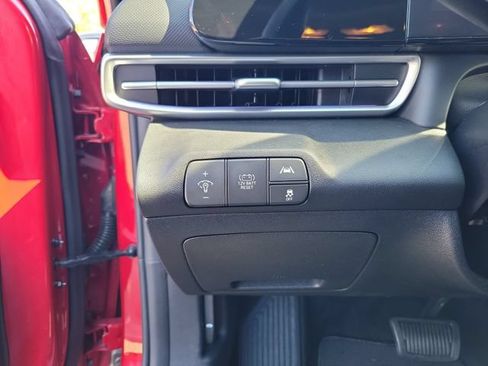Used 2022 Hyundai Elantra Limited FWD image 22