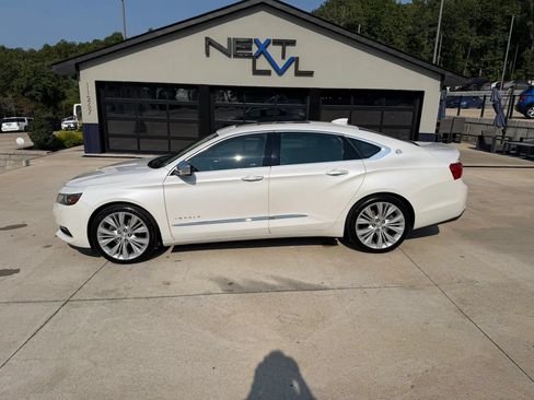 Used 2017 Chevrolet Impala Premier w/ Enhanced Convenience Package FWD image 6