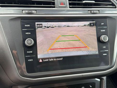 Used 2023 Volkswagen Tiguan SE FWD image 25