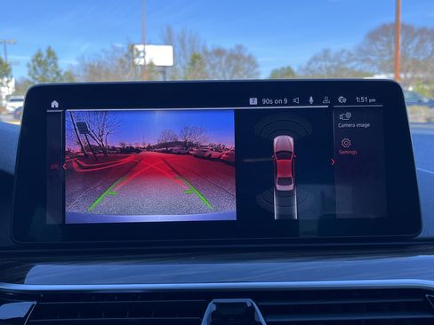 Used 2021 BMW 530i w/ Premium Package image 4