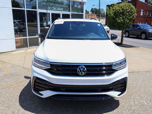 Used 2024 Volkswagen Tiguan SE R-Line AWD/4WD image 8