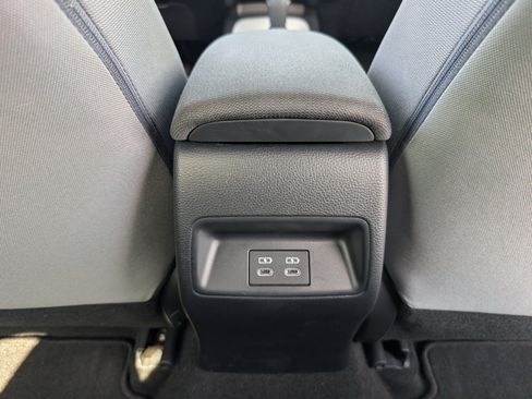 Used 2026 Toyota Corolla SE w/ Carpet Mat Package (TMS) FWD image 7