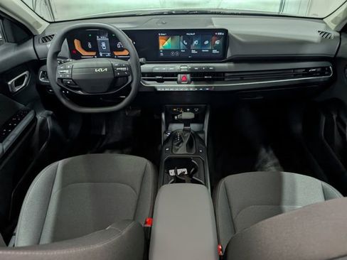 Used 2025 Kia K4 FWD image 11