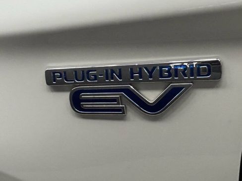 Used 2018 Mitsubishi Outlander GT AWD/4WD image 4