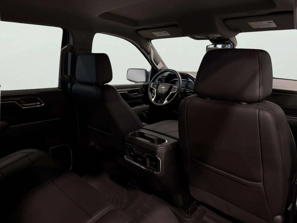 Used 2024 Chevrolet Silverado 1500 LTZ AWD/4WD image 23