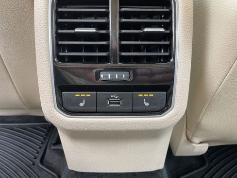 Used 2018 Volkswagen Passat 2.0T SE image 13