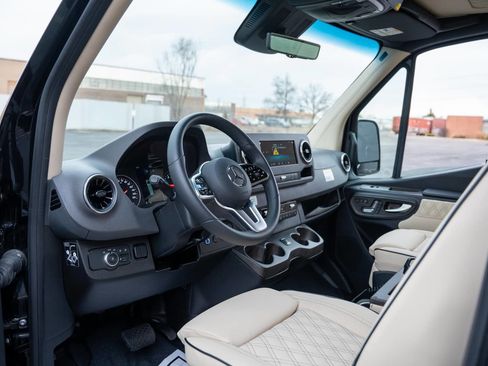 Used 2024 Mercedes-Benz Sprinter 3500 image 11