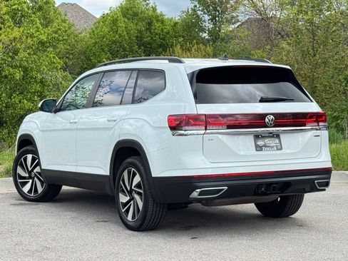 Used 2024 Volkswagen Atlas SE AWD/4WD image 4