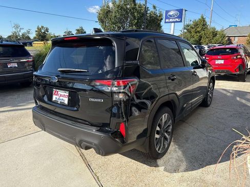 New 2025 Subaru Forester Touring image 4