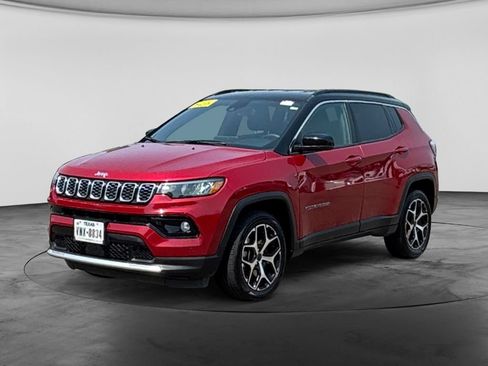 Used 2025 Jeep Compass Limited AWD/4WD image 4