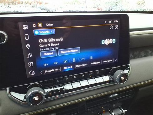 Used 2024 Chevrolet Colorado ZR2 w/ Technology Package image 18