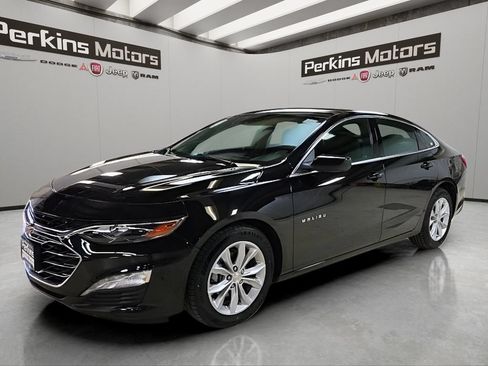 Used 2025 Chevrolet Malibu LT FWD image 1