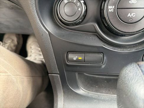 Used 2013 Ford Fiesta SE image 21