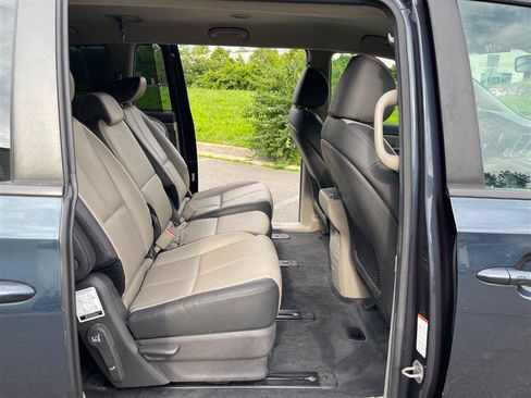 Used 2017 Kia Sedona LX w/ LX Essentials Premium Package FWD image 41