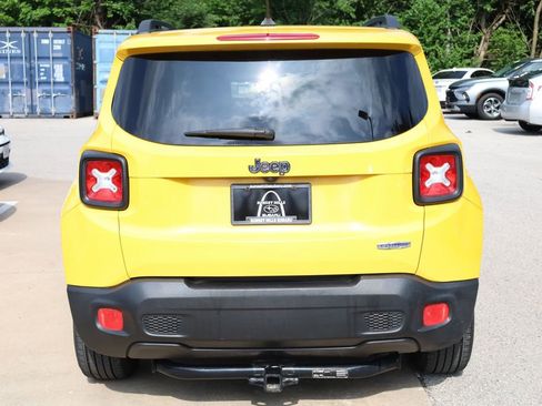 Used 2015 Jeep Renegade Latitude FWD image 5