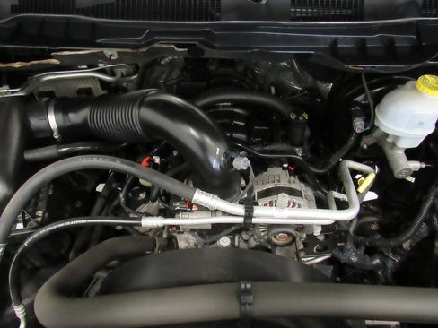 Used 2021 RAM 1500 Express AWD/4WD image 27