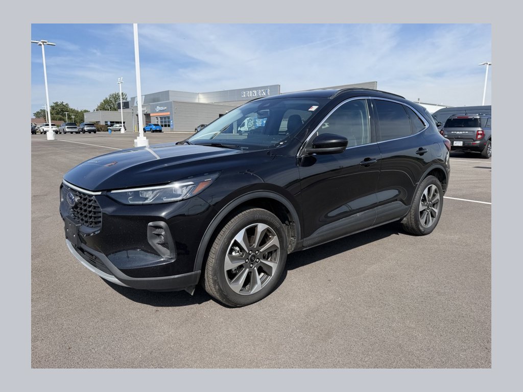 Used 2025 Ford Escape Platinum AWD/4WD image 1