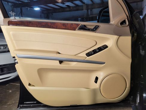 Used 2010 Mercedes-Benz ML 350 2WD image 16