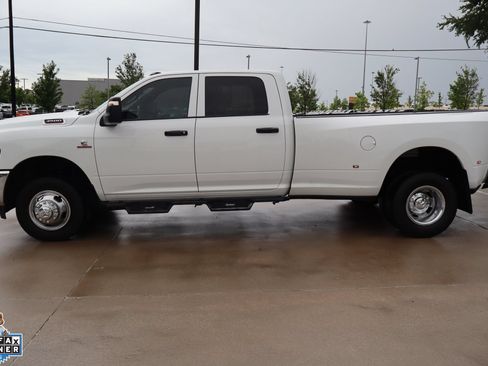Used 2024 RAM 3500 Tradesman w/ Chrome Appearance Group AWD/4WD image 7
