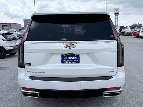 Used 2022 Cadillac Escalade ESV Premium Luxury w/ Performance Package AWD/4WD image 8