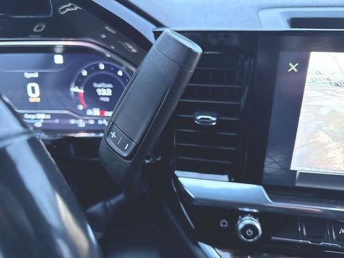 Used 2022 GMC Sierra 1500 SLE image 16