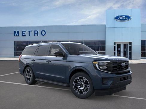 New 2026 Ford Expedition Active image 1