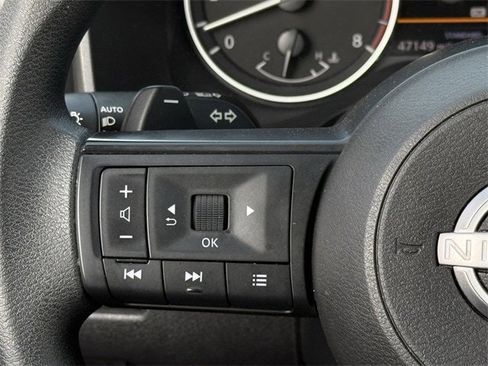 Used 2023 Nissan Rogue S image 12