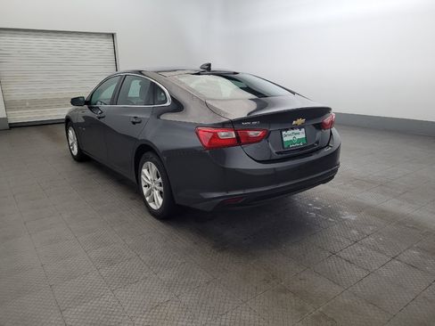 Used 2018 Chevrolet Malibu LT w/ Leather Package FWD image 5